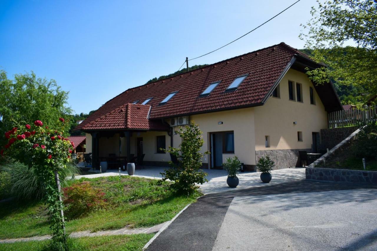 Farm Stay Zevnik Brežice エクステリア 写真